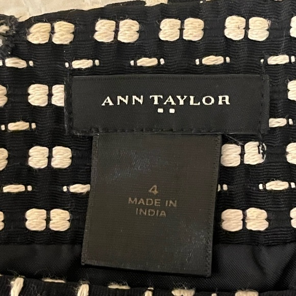 Ann Taylor Elegant Black and White Women's Pencil Skirt, size 4 - Picture 3 of 8